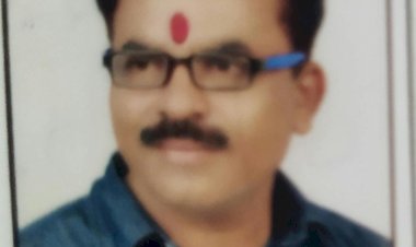 मंगळवेढ्याचे पत्रकार शिवाजी पुजारी यांचा प्रामाणिकपणा.  ◾चुकून खात्यावर आलेले 2 लाख रुपये शेतकऱ्यांला केले परत.
