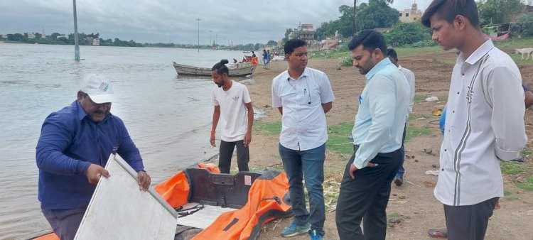 पंढरपूर तालुक्यात आपत्ती व्यवस्थापन यंत्रणा सज्ज  चंद्रभागा नदीत दोन बोटींची व्यवस्था
