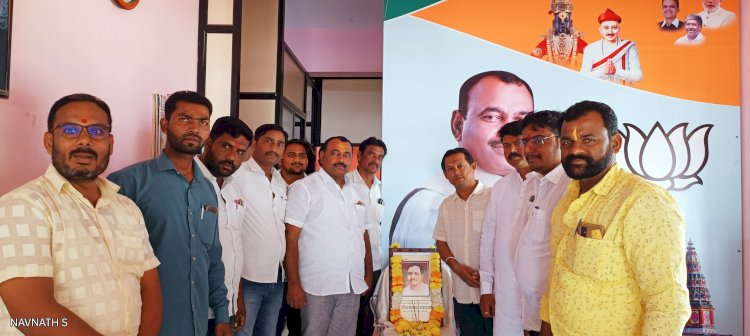 *पंढरपुरात डॉ. पंडित दीनदयाल उपाध्याय यांना जयंती निमित्त अभिवादन:-*