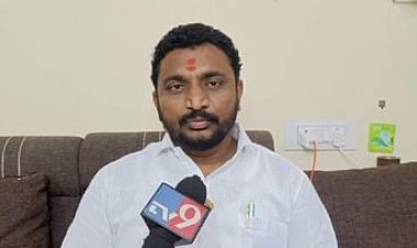 सुरक्षा काढली; पण, धोका झाल्यास जबाबदारी शिंदे-फडणवीस यांची, अमोल मिटकरी यांचा इशारा