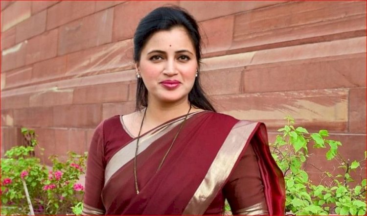 नवनीत राणा यांच्या जात पडताळणी प्रमाणपत्राबाबत कोर्टाचा मोठा निर्णय; नवरात्रात होणार का कारवाई...