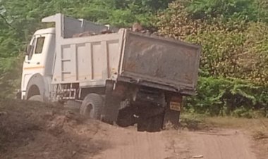 मुंढेवाडी येथील जमिनीला मुरूम तस्कराचा मोठ्या प्रमाणात विळखा..