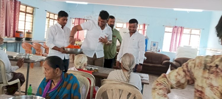 आ.समाधान आवताडे यांच्या वाढदिवसानिमित्त गोपाळपूर येथील मातोश्री वृद्धाश्रमात मिस्ट अन्नाचे वाटप!