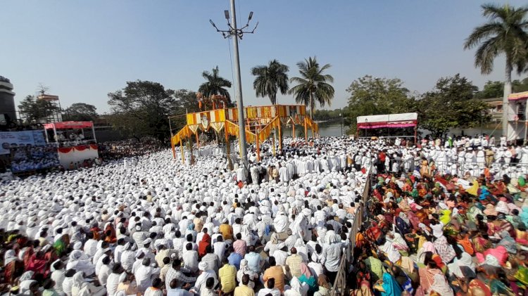 सिद्धेश्वर यात्रेत लाखो भाविकांच्या साक्षीने ‘अक्षता सोहळा’ संपन्न..