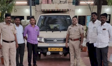 मंगळवेढा पोलीसांनी अवैध्य गुटखा वाहतूक करण्या-या पीकअपसह २६,३२,२००/- रूपये किंमतीचा गुटखा पकडला.