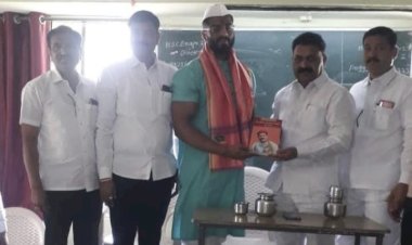 नॅशनल चॅम्पियन बॉडीबिल्डर संकेत  काळे यांचा मा.आ.दत्तात्रय सावंत यांच्या हस्ते सत्कार संपन्न..