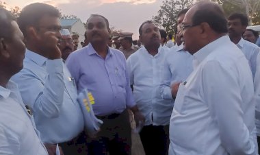 श्री क्षेत्र पंढरपूर आषाढी वारी 2023 वारकरी भाविकांना केंद्रबिंदू मानून प्रशासनाने सोयी सुविधा उपलब्ध करून द्याव्यात- पालकमंत्री राधाकृष्ण विखे पाटील