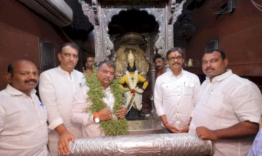 सार्वजनीक बांधकाम मंत्री रविंद्र चव्हाण यांनी घेतले; श्री विठ्ठल रुक्मिणी मातेचे दर्शन