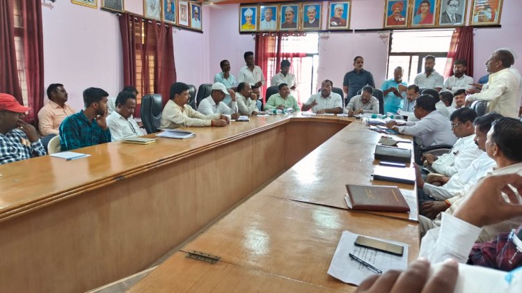 पंढरपूर - मंगळवेढा मतदारसंघातील पाणंद रस्त्याची कामे लवकर सुरू करा ; आमदार आवताडे यांच्या आढावा बैठकीत सूचना..