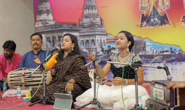 इंडियन आयडॉल विजेती अंजली नंदिनी गायकवाड यांच्या स्वरांनी अवघा रंग एक झाला  श्री .रुक्मिणी नवरात्र संगीत महोत्सव निमित्त श्रोते मंत्रमुग्ध