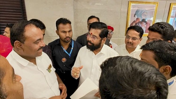 मंगळवेढा तालुक्याचा दुष्काळी यादीत समावेश करण्यासाठी आ.समाधान आवताडे मुख्यमंत्र्याच्या भेटीला