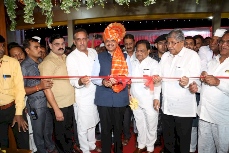 सहकार महर्षी सुधाकरपंत परिचारक यांच्या सहकार क्षेत्रातील भरीव योगदानमुळे सर्वसामान्यांची प्रगती   - उपमुख्यमंत्री देवेंद्र फडवणीस  पांडुरंग कारखान्याच्या नवीन प्रशासकीय इमारतीच्या उद्घाटन निमित्त..