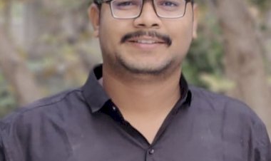 माथाडी कामगाराचा मुलगा बनला उपजिल्हाधिकारी, २५ वर्षीय समाधान घुटूकडे यांची  कहाणी