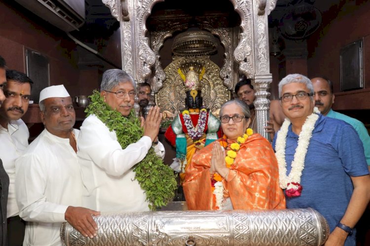 पालकमंत्री चंद्रकांत  पाटील यांनी घेतले. श्री विठ्ठल रुक्मिणी मातेचे दर्शन