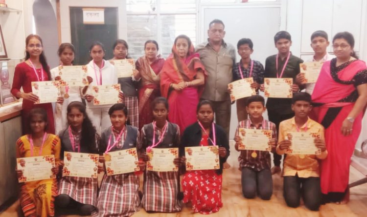 मातोश्री ईश्वराम्मा विद्यालयाचे 52 विद्यार्थी गोल्ड मेडलिस्ट.