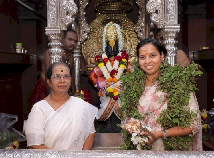 महिला व बालविकास मंत्री आदिती तटकरे  यांनी घेतले श्री विठ्ठल- रुक्मिणी मातेचे दर्शन