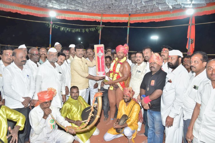 स्व. वसंतराव( दादा) काळे यांच्या जयंतीनिमित्त; पै.शुभम चव्हाण ठरला वसंत केसरी किताबचा मानकरी..