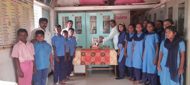 रावगाव येथील राजीव गांधी सार्वजनिक वाचनालयात कवी कुसुमाग्रज वि. वा. शिरवाडकर जयंती निमित्त मराठी राजभाषा गौरव दिन साजरा..