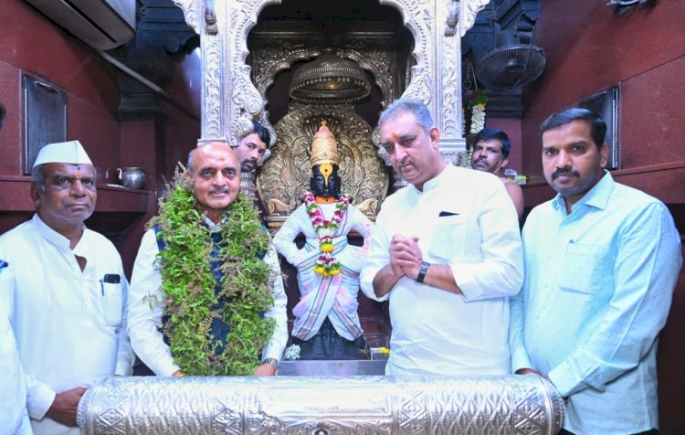 केंद्रीय वित्त राज्यमंत्री डॉ. भागवत कराड यांनी घेतले श्री विठ्ठल- रुक्मिणी मातेचे दर्शन