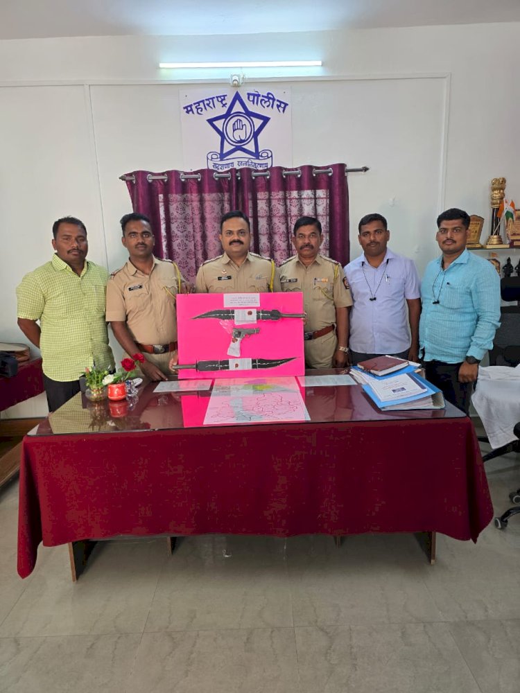 मंगळवेढा पोलिसांची कामगिरी  अंकुश पडवळे मारहाण प्रकरणी आरोपीकडून पिस्तूल दोन तलवारी जप्त,आरोपींना केले जेरबंद