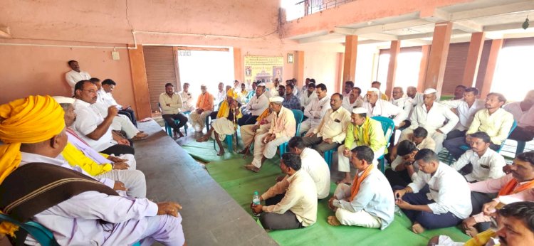 आ. राम सातपुते यांच्या प्रचारार्थ आ. आवताडे यांच्या तालुक्यात घोंगडी बैठकीचे आयोजन..