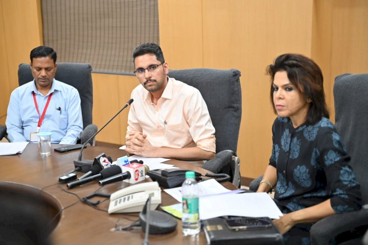 42- सोलापूर मतदारसंघासाठी 57.46 टक्के तर,    43 माढा मतदारसंघासाठी 59.87 टक्के मतदान झाले.