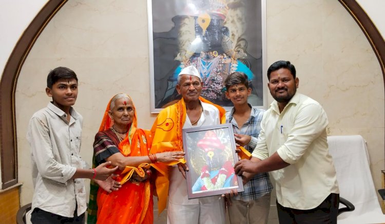 श्री विठ्ठल- रुक्मिणी मंदिर समितीस  संगमनेर येथील भाविकाकडून 51000/-  हजाtर रूपयाची देणगी