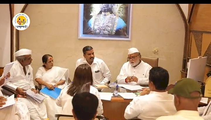 श्री विठ्ठल -रूक्मिणी मातेचे पदस्पर्शदर्शन सुरू;  आषाढी नियोजनाची कामे वेळेत पूर्ण करण्याच्या प्रशासनास सुचना;  तळघरात मिळालेल्या मुर्ती संग्रालयात जतन करणार;-  मंदिर समिती