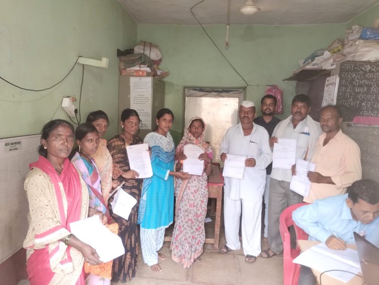 सिद्धेवाडीत "माझी लाडकी बहीण "लाभार्थ्यांना दाखल्याचे वाटप,