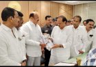 राष्ट्रवादीचे प्रांतिक सदस्य कल्याणराव काळे यांच्या आमदारकीसाठी सोलापूर जिल्ह्यातील आजी-माजी आमदार घेतली उपमुख्यमंत्री अजित पवार यांची भेट,  कल्याणराव काळे यांची विधान परिषदेवर वर्णी लावून त्यांना ताकद दिल्यास  पंढरपूर- मंगळवेढा मतदारसंघात राष्ट्रवादी पक्ष मजबूत  होऊन काळे यांच्या रूपाने माढा -मोहोळ - सांगोला  मतदारसंघात राष्ट्रवादी पक्षाच्या प्रतिनिधीला सोईस्कर होईल अशी चर्चा वरिष्ठ पातळीवरून होत आहे.