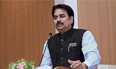 मोठी राजकीय खळबळ आता -- माजी सहकार मंत्री हर्षवर्धन पाटील हेही तुतारीच्या वाटेवर,  हर्षवर्धन पाटलांनी संयम राखावा; भाजपच्या नेत्यांचा सल्ला,  माजी मंत्री हर्षवर्धन पाटलाचे भाजपमध्ये मन रमेना संयम सुटला इंदापुरात राजकीय हालचालींना वेग,  पुणे - सोलापूर जिल्ह्यात पाटील प्रेमी कार्यकर्त्यांमध्येही उत्साह,