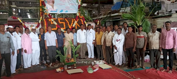 बैलपोळ्यापूर्वी सहकार शिरोमणी वसंतराव काळे कारखाना प्रलंबित सर्व देणी देणार :-चेअरमन कल्याणराव काळे  सहकार शिरोमणी कारखान्याच्या मिल रोलर पुजनाचा कार्यक्रम संपन्न...