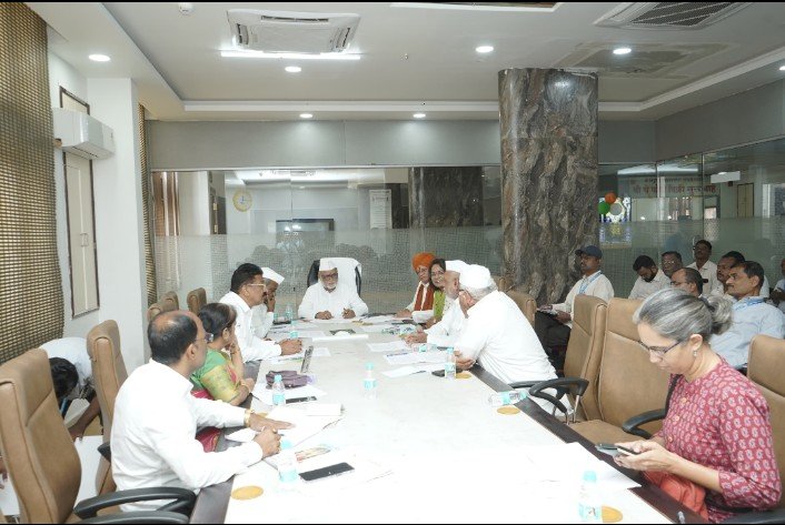 विठ्ठल मंदिरातील जतन संवर्धनाची कामे पुरातत्व विभाग, संबधित  कंत्राटदारानी  वेळेत पूर्ण करावीत- मंदिर समितीचे सह अध्यक्ष गहिनीनाथ महाराज औसेकर यांच्या सूचना,  देवाचे पुरातन अलंकार मूल्यांकन करणे कामी शासनमान्य मूल्यांकनकाराची नियुक्ती,  आस्थापनेवरील कर्मचाऱ्यांना सातवा वेतन आयोग लागू करणे बाबत शासनास प्रस्ताव सादर,