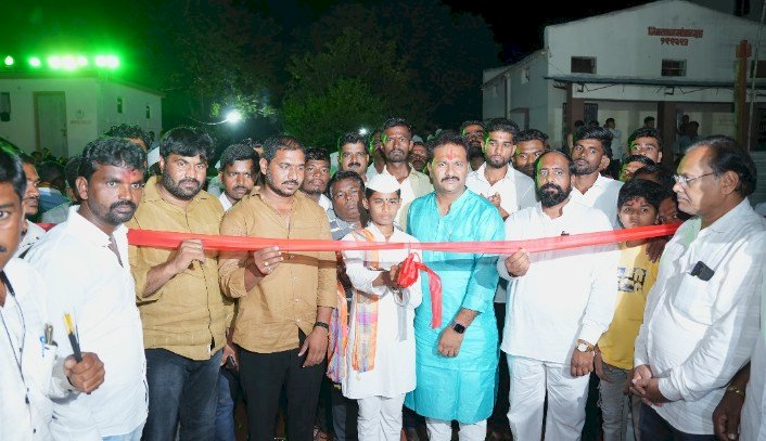 रावण दहन करून माढा कृषी व सांस्कृतिक महोत्सवाचे उद्घाटन संपन्न...  माढ्याच्या विकासासाठी येणाऱ्या काळात परिवर्तनाची नांदी :- विठ्ठलचे चेअरमन अभिजीत पाटील  माढ्याचा २५ वर्षाचा बॅकलॉक भरून काढू :  सीमोल्लंघन करूया माढ्याच्या विकासाचा रथ पुढे नेऊया..