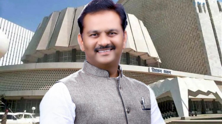 महाराष्ट्रात जे जे प्रसिद्ध होईल ते माझ्या माढ्यात आणणार - अभिजीत पाटील  महाराष्ट्राचे हास्यवीरांनी माढा नगरीच्या मातीत रंगला मनोरंजनाचा थरार  सलग दुसऱ्या दिवशी माढ्यातील नागरिकांनी कृषी व सांस्कृतिक महोत्सव बघण्यासाठी केली तुडुंब गर्दी