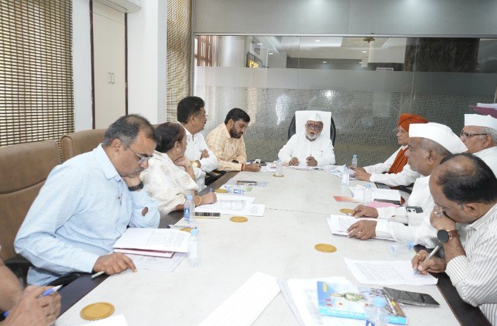 मंदिर जतन संवर्धनाची कामे पुरातत्व विभाग, संबधित कंत्राटदारानी  वेळेत पूर्ण करावीत; मंदिर समितीचे सह अध्यक्ष गहिनीनाथ महाराज औसेकर यांची सूचना.  आराखड्यातील कामांचा अहवाल जिल्हाधिकारी सोलापूर व पुरातत्त्व विभागास देणार,