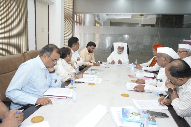 मंदिर जतन संवर्धनाची कामे पुरातत्व विभाग, संबधित कंत्राटदारानी  वेळेत पूर्ण करावीत,  मंदिर समितीचे सह अध्यक्ष गहिनीनाथ महाराज औसेकर यांची सूचना.  आराखड्यातील कामांचा अहवाल जिल्हाधिकारी सोलापूर व पुरातत्त्व विभागास देणार,