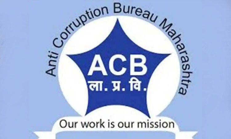 पंढरपूर प्रांतआधिकारी कार्यालयातील दोन कर्मचाऱ्यांना 55 हजाराची लाच घेताना रंगेहात पकडले..  दोघांवर गुन्हा दाखल ,महसूल विभागात उडाली खळबळ,  प्रलंबित शेत जमिनीचा निकाल देण्यासाठी मागितली होती लाच