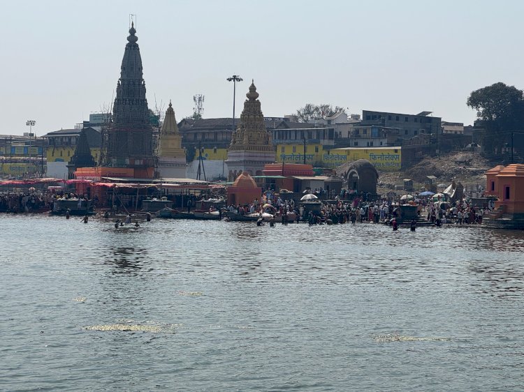 पंढरपूर माघी यात्रेसाठी  चंद्रभागा नदीपात्रात सोडले पाणी..                    वारकरी, भाविकांना चंद्रभागा नदीत करता येणार पवित्र स्नान