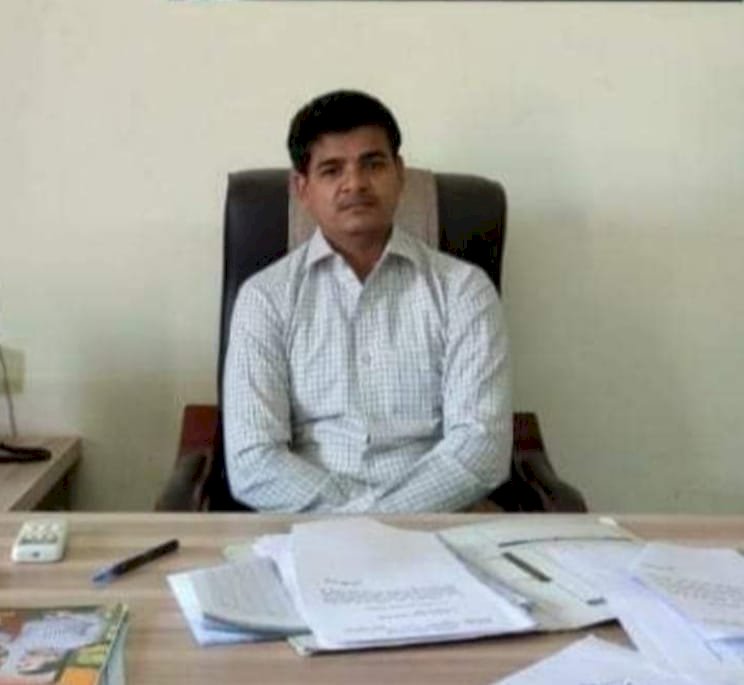 शालेय विद्यार्थ्यांच्या दाखले वाटपसाठी तालुक्यात विशेष शिबीर तहसीलदार :- सचिन लंगुटे