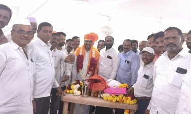 सोलापूर जिल्हा ग्रंथालय संघाच्या अध्यक्षपदी पंढरपूरचे ज्योतीराम  गायकवाड तर उपाध्यक्षपदी पांडुरंग सुरवसे यांची  निवड  ◼️ २०२६ ते २०२९ या कालावधीसाठी कार्यकारी मंडळ जाहीर; पंढरपूर तालुक्यातील कार्यकर्त्यांमध्ये गुलालाची उधळण करून जल्लोष साजरा...  ◼️ ग्रंथालय संघाचे काम तळागाळापर्यंत पोहोचवणार नूतन जिल्हा अध्यक्ष:- गायकवाड