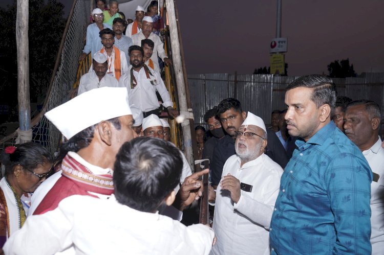 पंढरपूर माघ यात्रेसाठी मंदीर  प्रशासन  सज्ज;...मंदिर समितीची जय्यत तयारी -  गहिनीनाथ महाराज औसेकर.                                                                            ◼️ माघ यात्रेसाठी  भाविकांना आवश्यक   सोई सुविधा उपलब्ध,  ◼️ भाविकांच्या सुविधेसाठी 1200 कर्मचारी व  स्वयंसेवकांची नियुक्ती: चार अतिरिक्त पत्राशेड