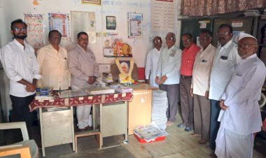 बार्शीच्या कर्मवीर सार्वजनिक ग्रंथालयात मामासाहेब जगदाळे  यांची जयंती साजरी....