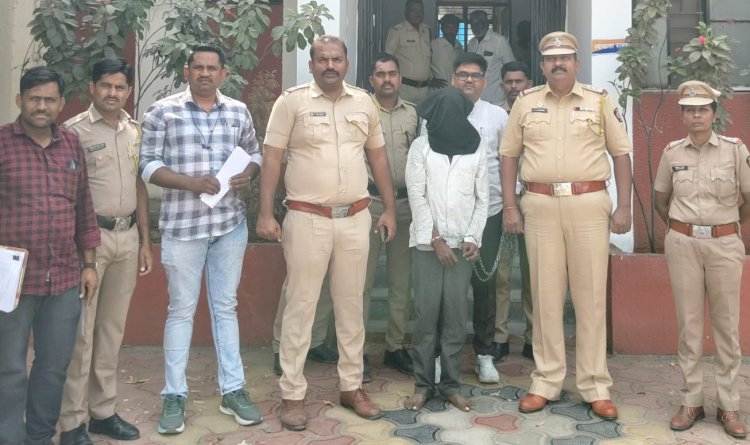 मोठी बातमी...  गोपाळपूरात पत्नीवर  कोयत्याने सपा - सप  वार करून खून   ◼️ गुन्ह्यातील आरोपीला पंढरपूर तालुका पोलिसांनी दोन तासात केली अटक   ◼️ पंढरपूर तालुका पोलिसांची मोठी कारवाई परिसरात खळबळ