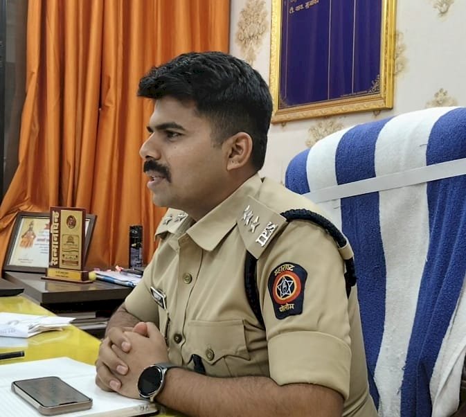 पंढरपूर तालुका पोलिसांनी एकूण 13 गायीच्या लहान वासरांची केली सुटका   ◼️ दक्ष पोलिसांची आरोपी विरुद्ध जबर कारवाई