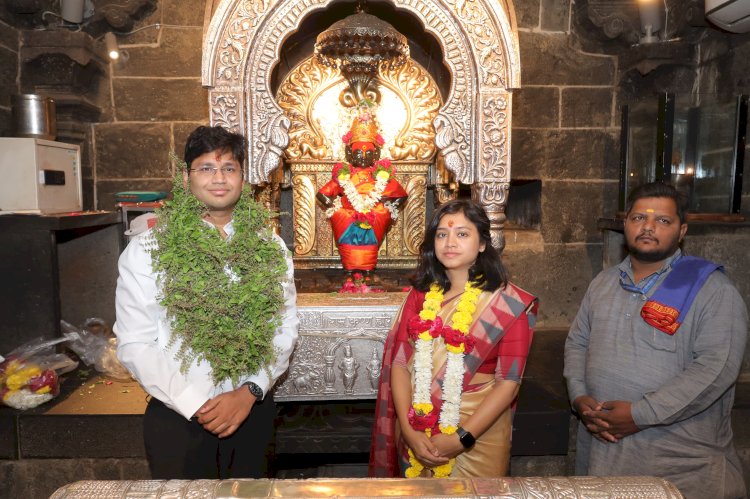 सोलापूरचे नूतन जिल्हाधिकारी कार्तिकेयन एस. यांनी घेतले श्री विठ्ठल- रुक्मिणी मातेचे दर्शन
