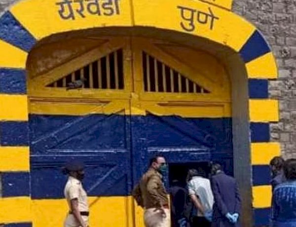 पंढरपुरातील सराईत वाळु तस्कर महेश शिंदे येरवडा कारागृहात स्थानबद्ध