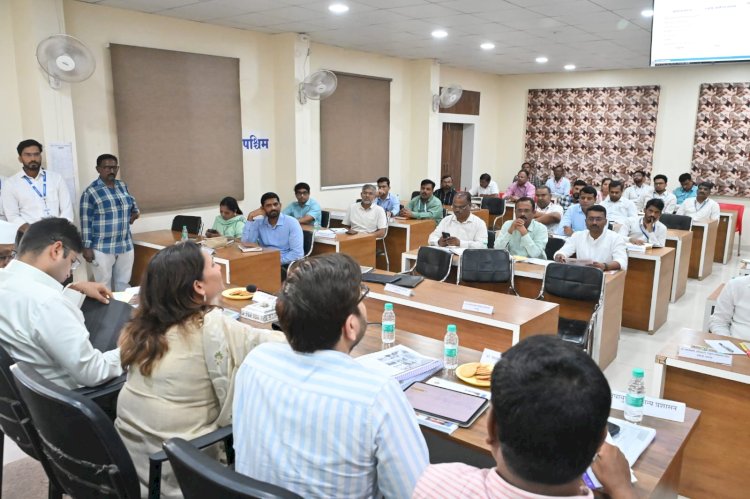 यावर्षीची पंढरपूर आषाढी वारी यशस्वी व संस्मरणीय करण्यासाठी सर्व विभागांनी टीम म्हणून काम करावे    - विभागीय आयुक्त शितल तेली - उगले