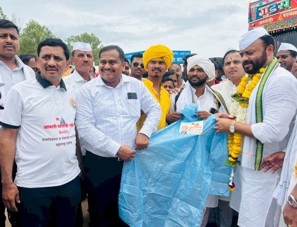 उपमुख्यमंत्री एकनाथ शिंदे यांनी घेतले श्री विठ्ठल-रुक्मिणी मातेचे मुखदर्शन