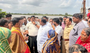 चंद्रभागेला पूर; आमदार समाधान आवताडे यांनी घेतला पूरजन्य परिस्थितीचा आढावा  ◼️ व्यास नारायण, अंबाबाई झोपडपट्टीतील ५० कुटुंबाचे सुरक्षितस्थळी स्थलांतर; प्रशासनाला सतर्कतेचे निर्देश